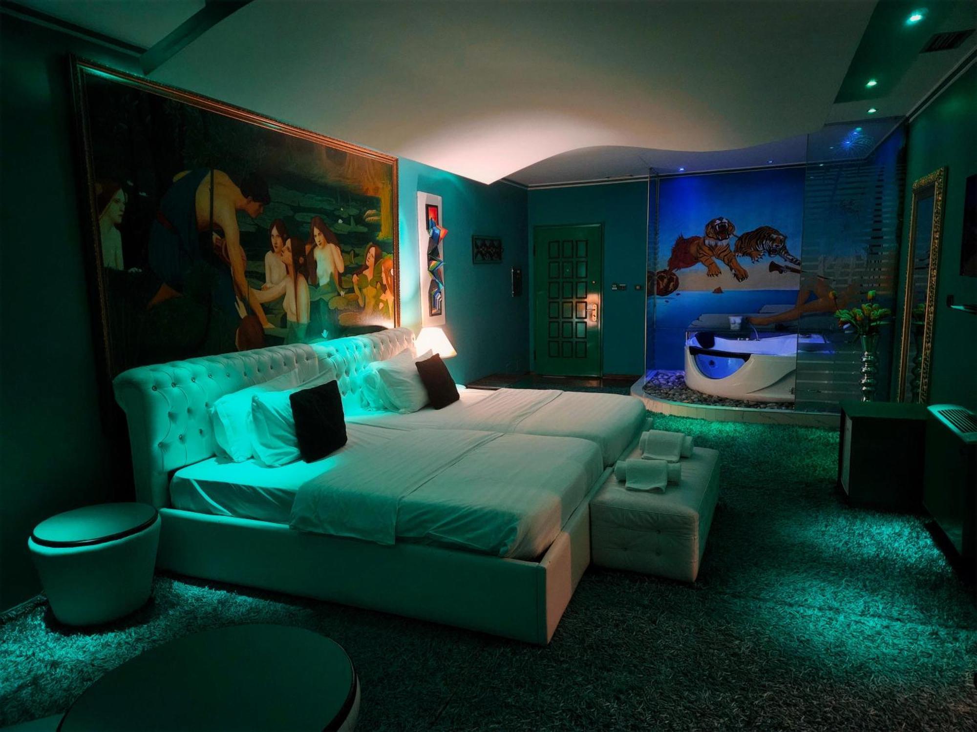 Deluxe Suite