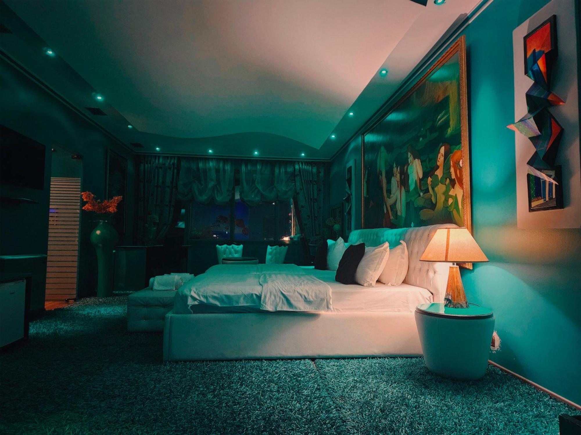 Deluxe Suite