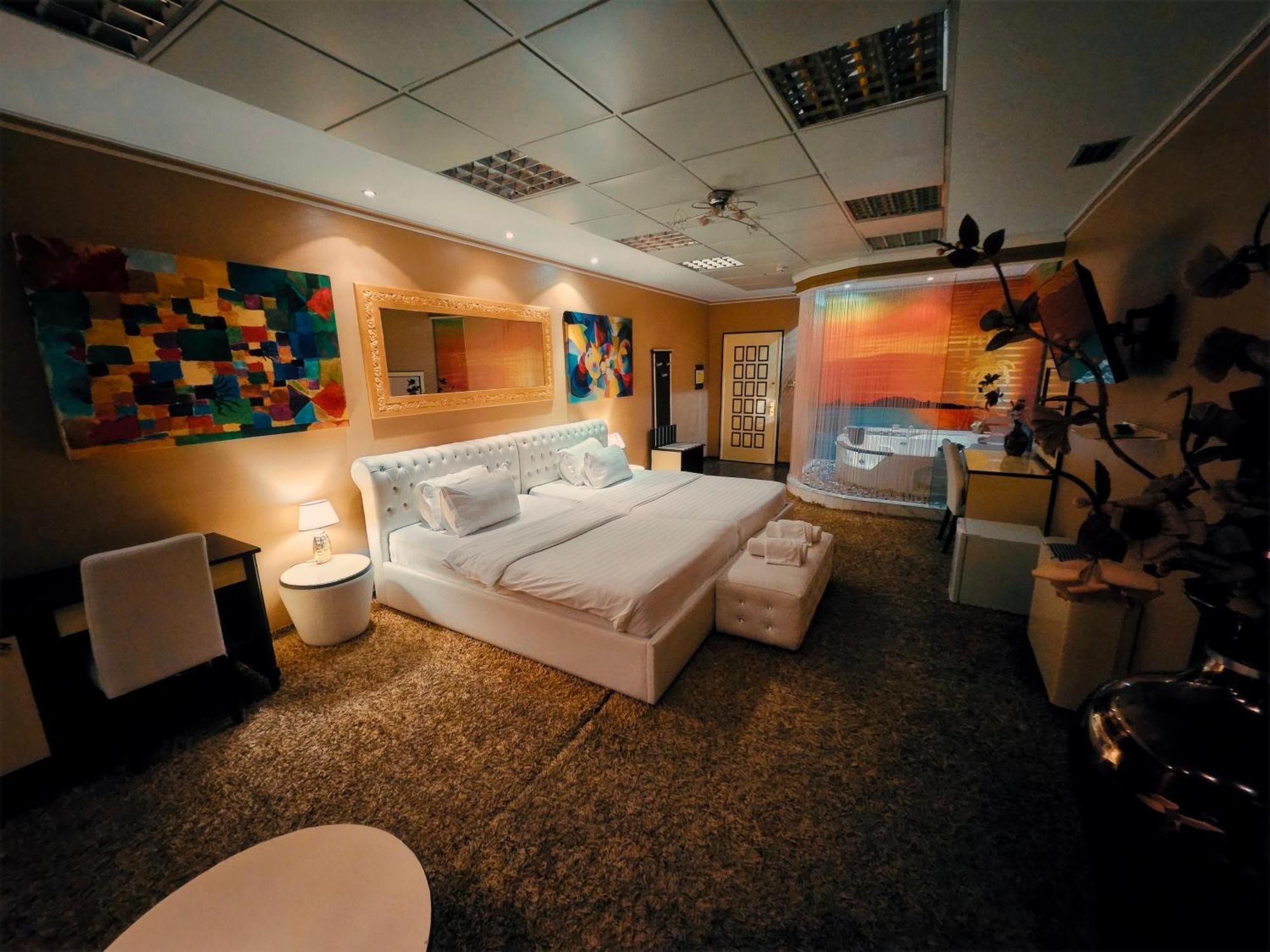 Deluxe Suite