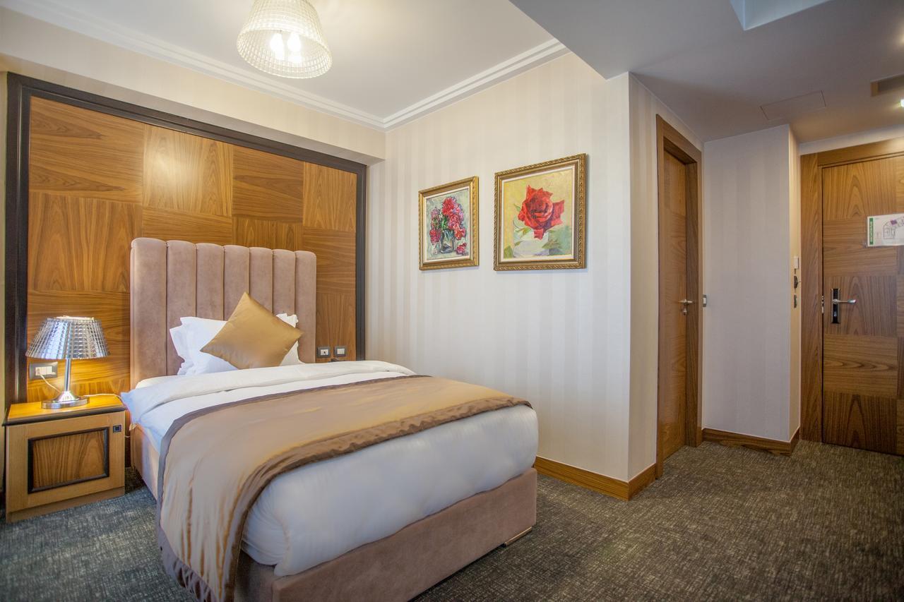 Deluxe Single Room,547336587:JPEG