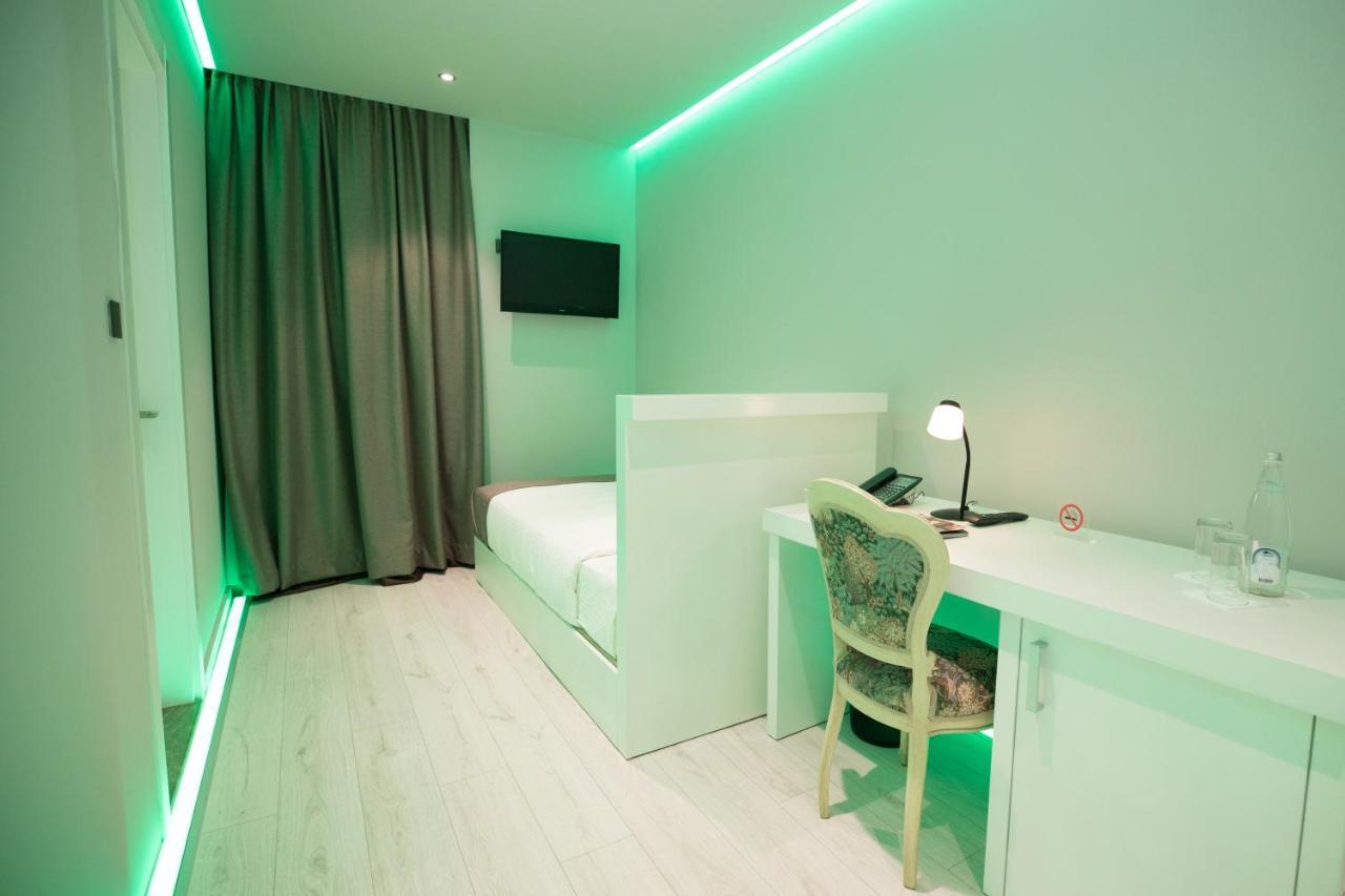 Standard Single Room,756516169:JPEG